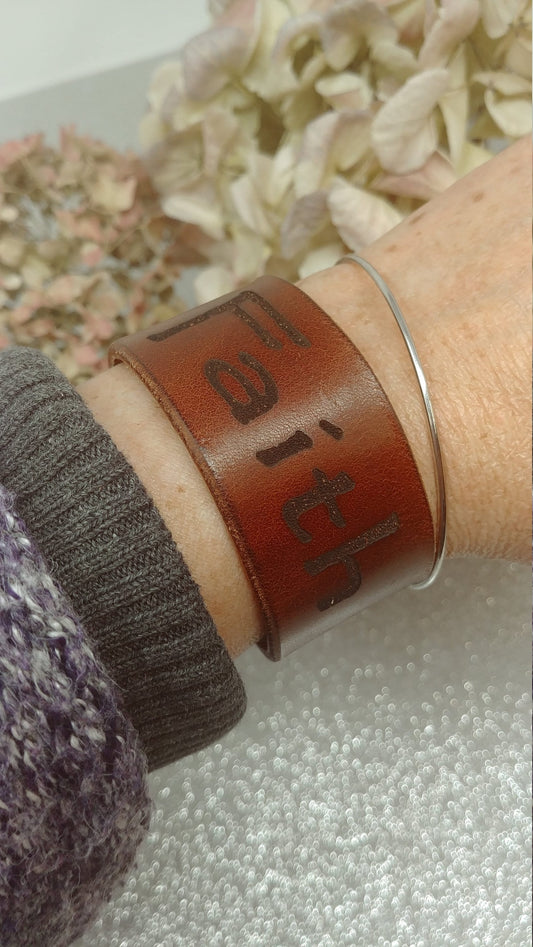 Leather Cuff | Slim Cuff (1.33" wide) in 3 sizes | Full Grain Leather Snap Bracelet