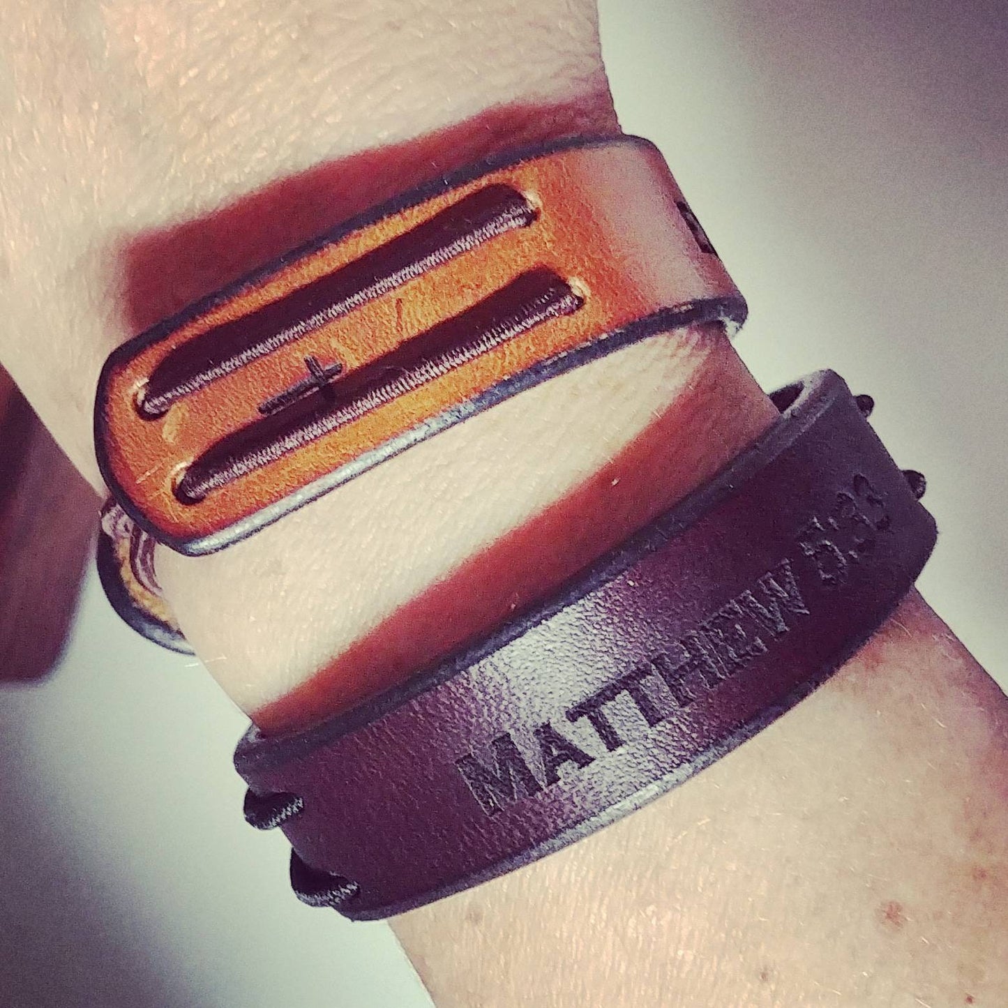Leather Bracelet | Custom Engraving | (.75" wide) | Full Grain Leather Bracelet w Elastic Closure