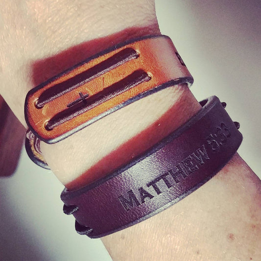 Leather Bracelet | Custom Engraving | (.75" wide) | Full Grain Leather Bracelet w Elastic Closure