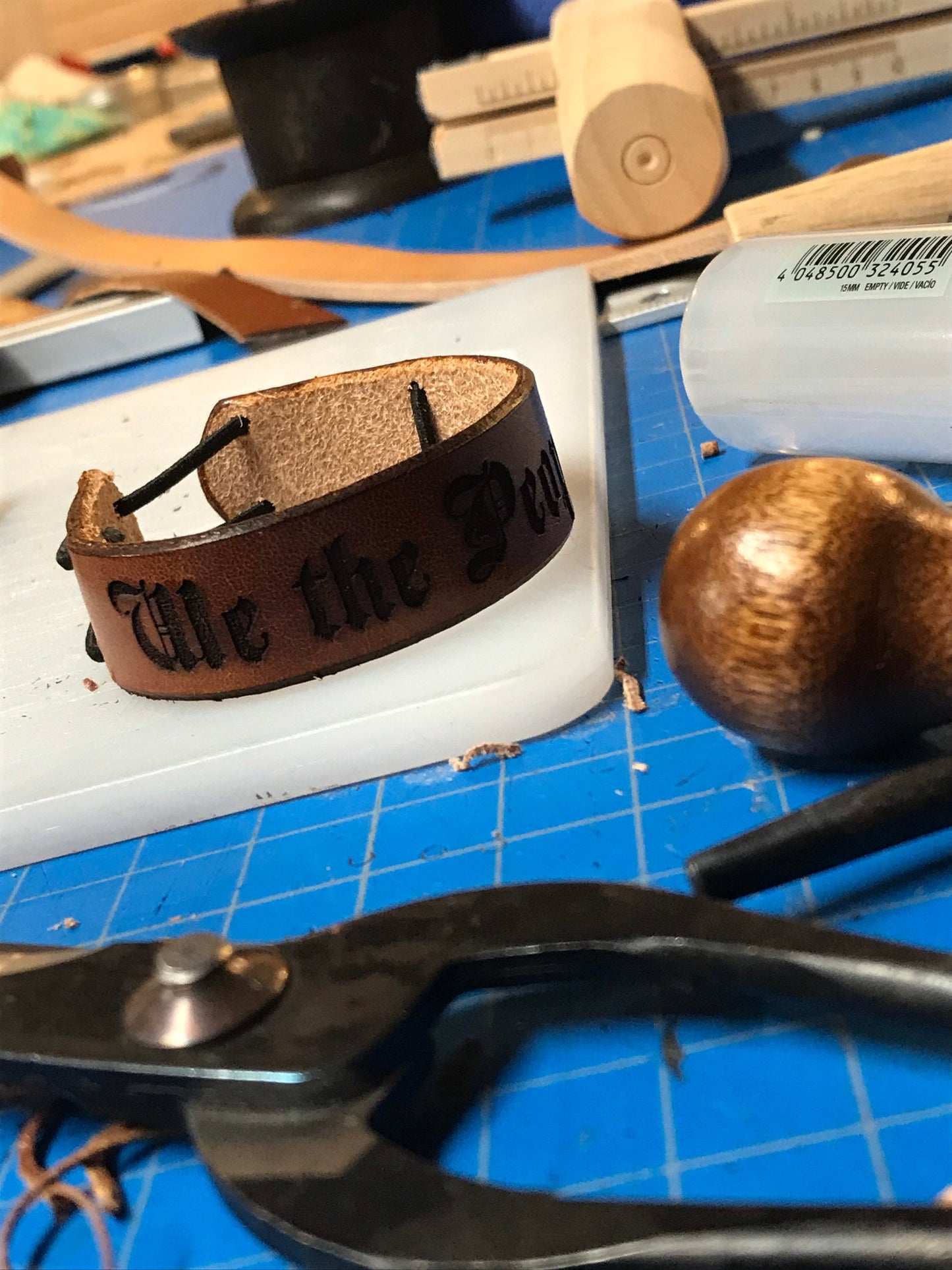 We the People | Leather Bracelet (.75&quot; wide) | Full Grain Leather Bracelet w Elastic Closure